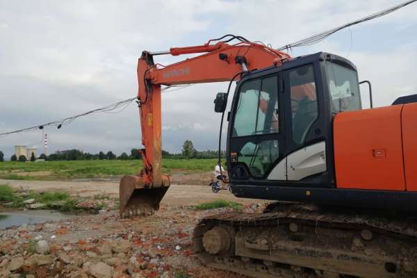 山东出售转让二手3823小时2014年日立ZX200挖掘机