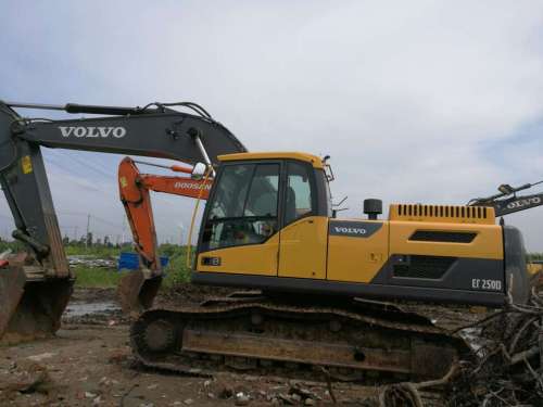 吉林出售转让二手4500小时2014年沃尔沃EC250D挖掘机