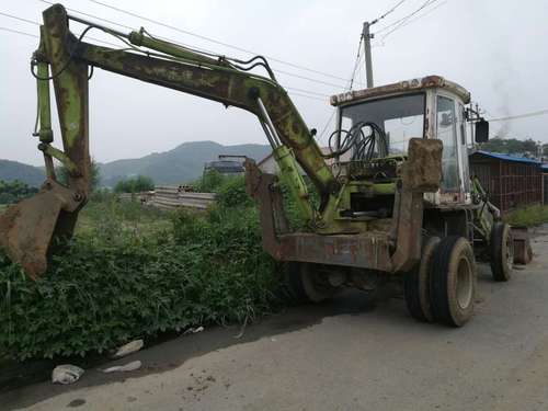 辽宁出售转让二手3500小时2010年犀牛重工轮挖WLY8180挖掘机