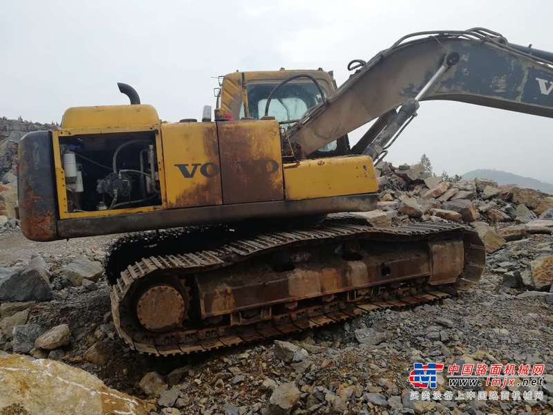 山东出售转让二手8563小时2010年沃尔沃EC210BLC挖掘机