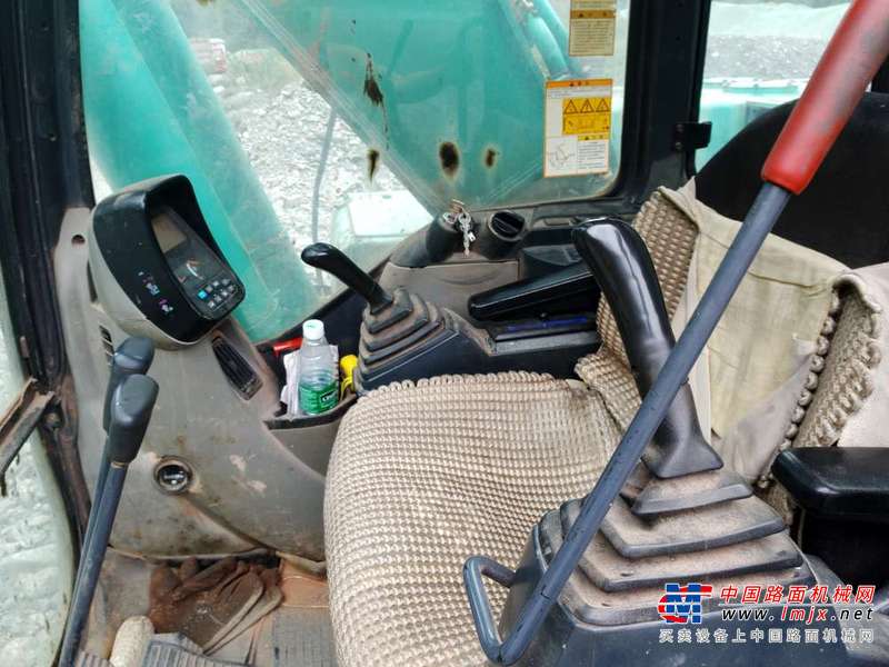 四川出售转让二手8067小时2010年神钢SK260LC挖掘机