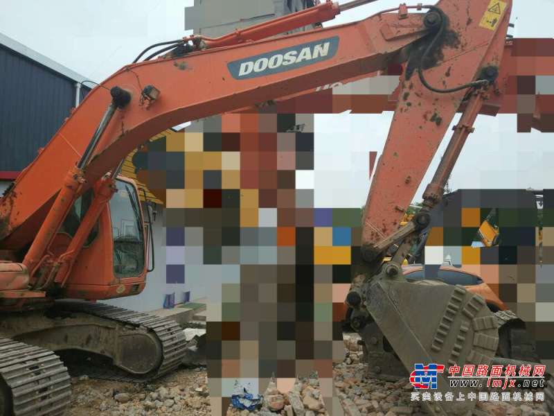 甘肃出售转让二手6700小时2011年斗山DH215挖掘机
