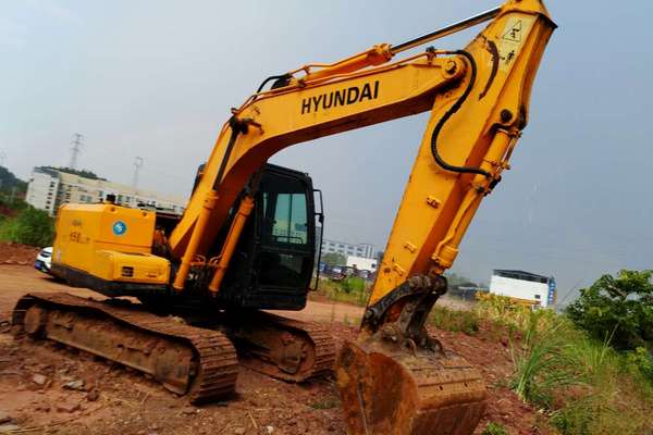 四川出售转让二手4000小时2014年现代R110挖掘机