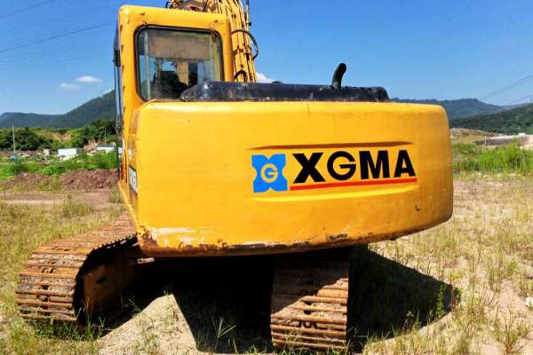 四川出售转让二手7000小时2011年厦工XG815LC挖掘机