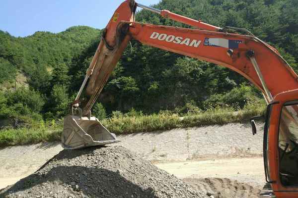甘肃出售转让二手18000小时2007年斗山DH220LC挖掘机