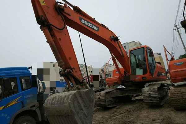 吉林出售转让二手8654小时2012年斗山DH225LC挖掘机