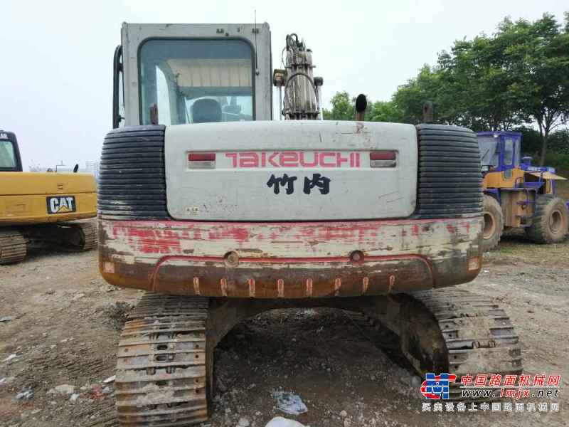 湖北出售转让二手9000小时2011年竹内TB1135C挖掘机