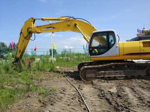 黑龙江出售转让二手11000小时2008年住友SH330挖掘机