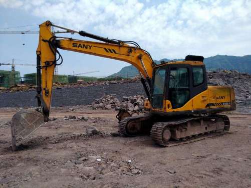 四川出售转让二手8000小时2011年三一重工SY135挖掘机