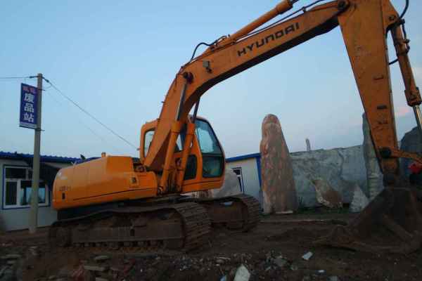 黑龙江出售转让二手15680小时2008年现代R130挖掘机