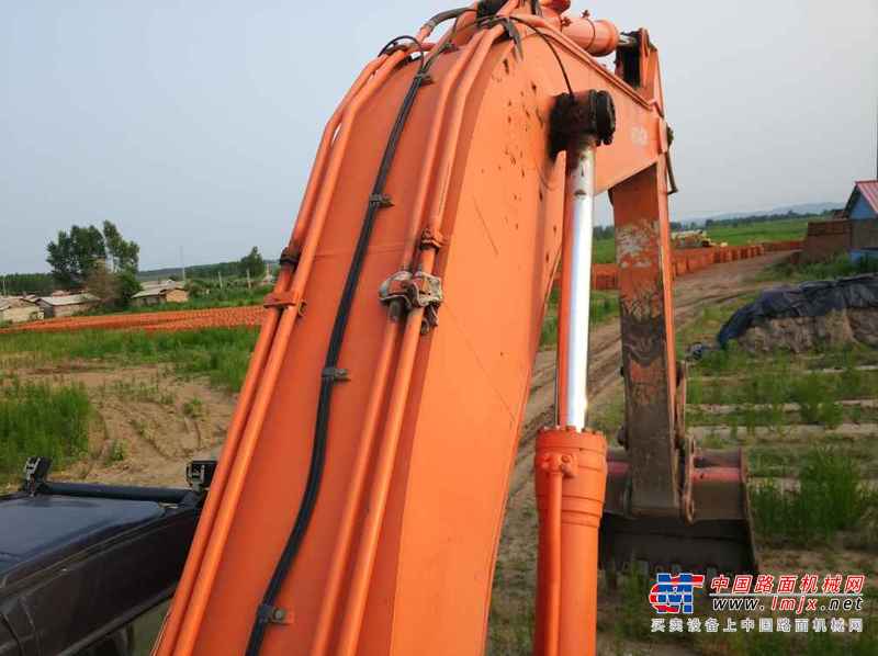 黑龙江出售转让二手16254小时2004年日立ZX330挖掘机