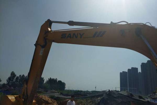 河南出售转让二手6892小时2010年三一重工SY215C挖掘机