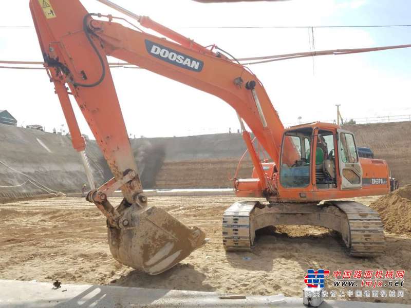 宁夏出售转让二手6500小时2013年斗山DH300LC挖掘机