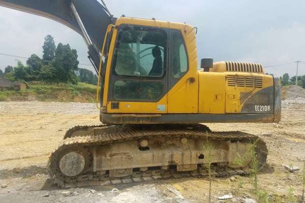 贵州出售转让二手12000小时2011年沃尔沃EC210B挖掘机