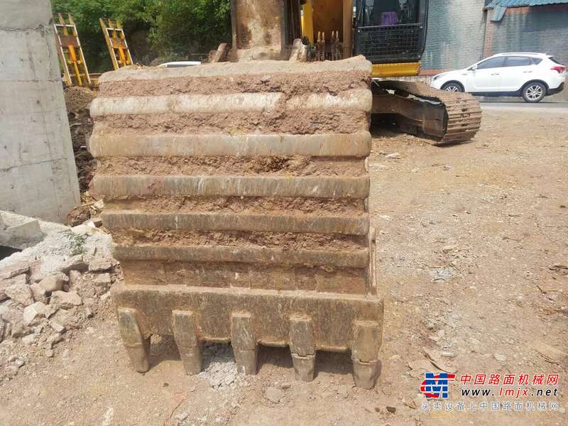 贵州出售转让二手5800小时2013年柳工CLG922D挖掘机