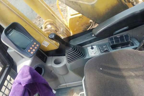 贵州出售转让二手5800小时2013年柳工CLG922D挖掘机
