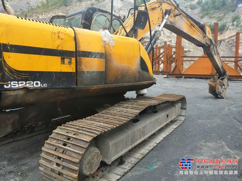 河南出售转让二手8692小时2011年JCBJS220LC挖掘机