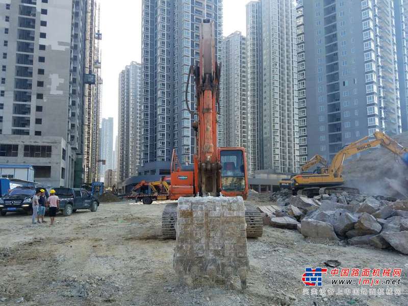 贵州出售转让二手4524小时2010年斗山DH225LC挖掘机