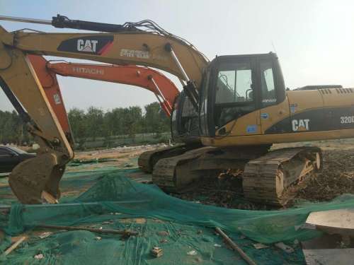 河南出售转让二手7634小时2010年卡特彼勒320D挖掘机