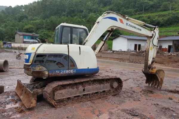 云南出售转让二手4523小时2013年中联重科ZE80E挖掘机