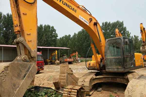 河南出售转让二手7763小时2010年现代R225挖掘机