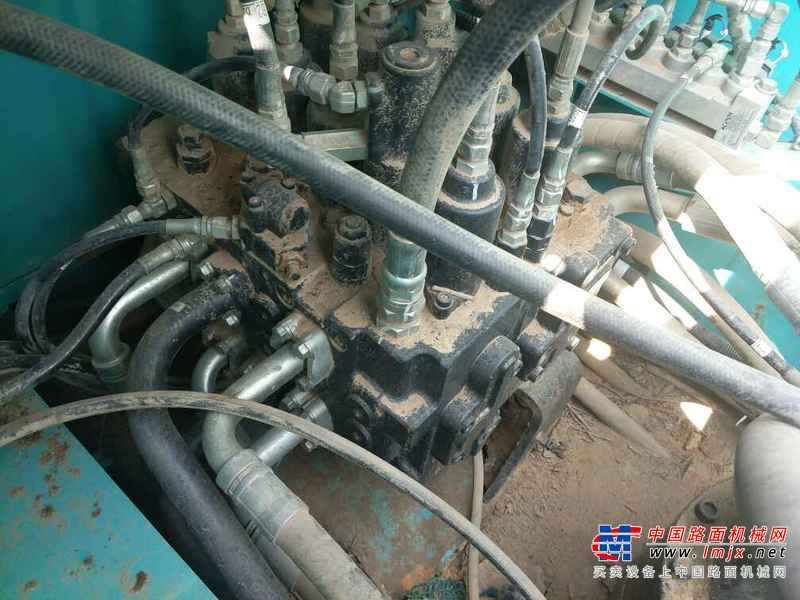 河南出售转让二手8631小时2010年神钢SK210LC挖掘机