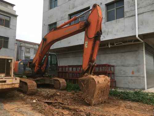 湖北出售转让二手12000小时2008年日立ZX270挖掘机