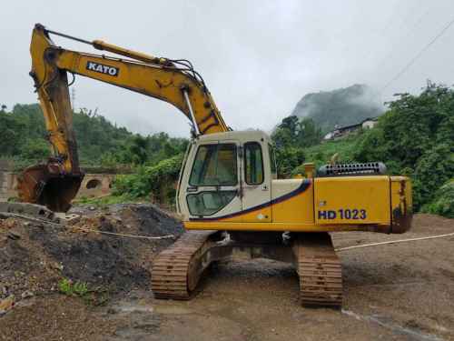 云南出售转让二手9856小时2008年加藤HD1023II挖掘机