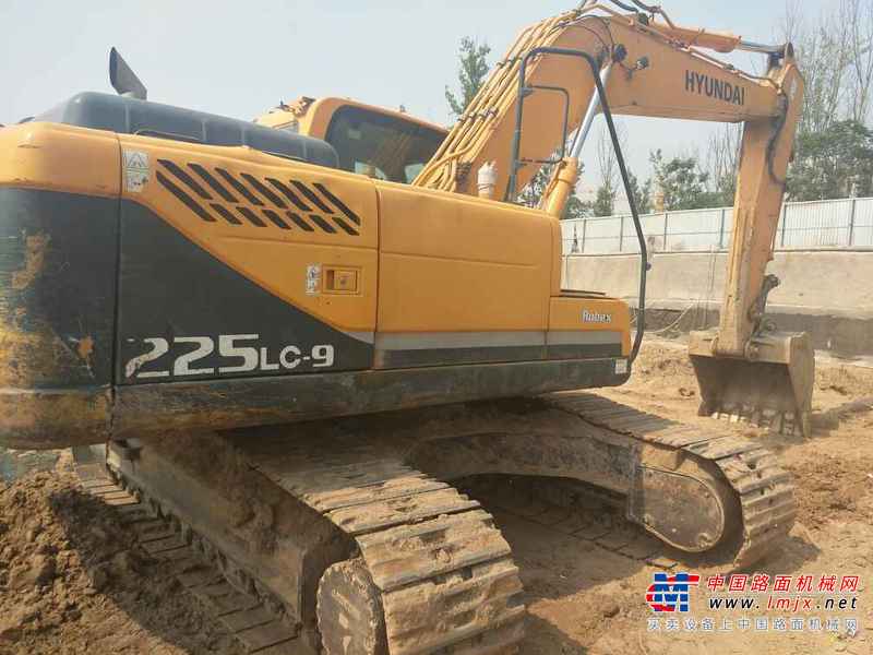 河南出售转让二手3865小时2013年现代R225LC挖掘机