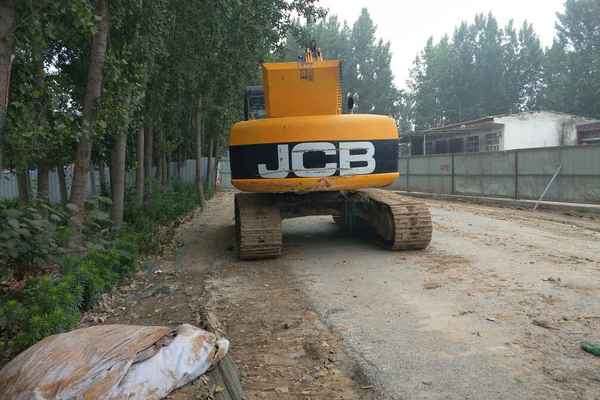 河南出售转让二手6985小时2011年JCBJS220LC挖掘机