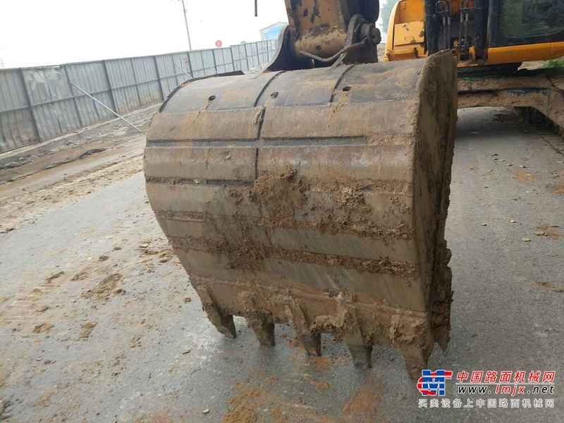 河南出售转让二手6985小时2011年JCBJS220LC挖掘机