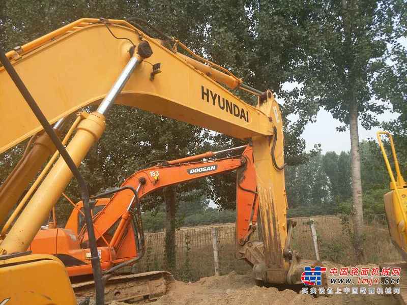 河南出售转让二手4689小时2012年现代R275LC挖掘机