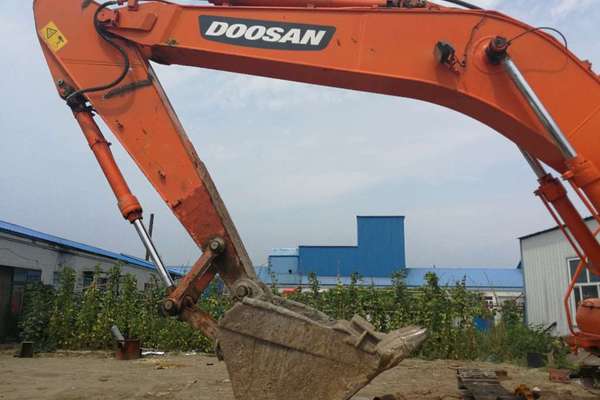 吉林出售转让二手12000小时2009年斗山DH220LC挖掘机