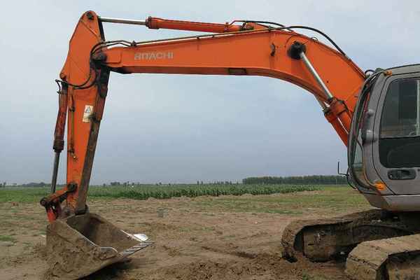 吉林出售转让二手15000小时2006年日立ZX230挖掘机