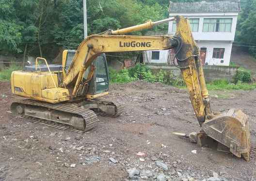 贵州出售转让二手8600小时2010年柳工CLG915C挖掘机