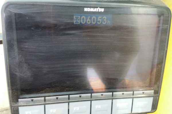 陕西出售转让二手6000小时2010年小松PC220挖掘机