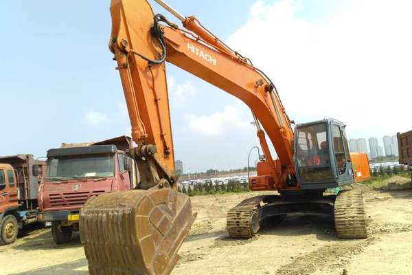 辽宁出售转让二手15000小时2004年日立EX230挖掘机