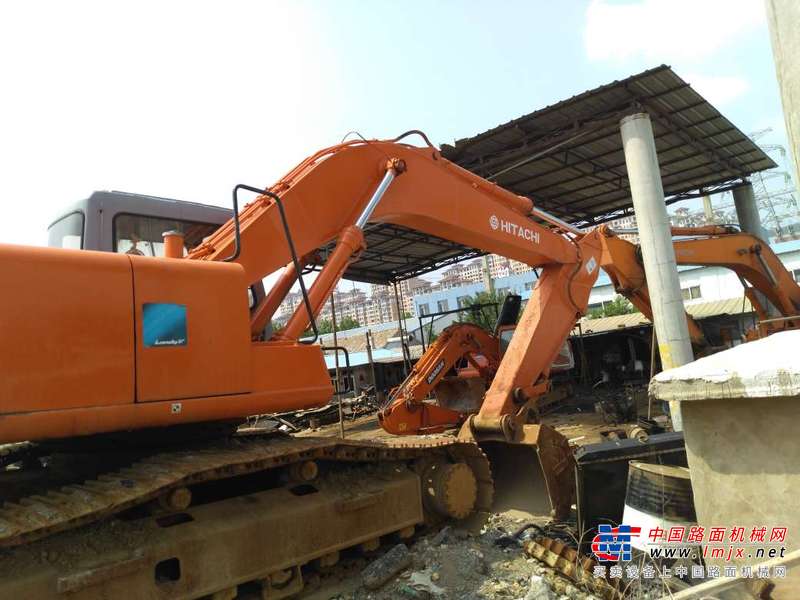 辽宁出售转让二手15000小时2003年日立EX220挖掘机