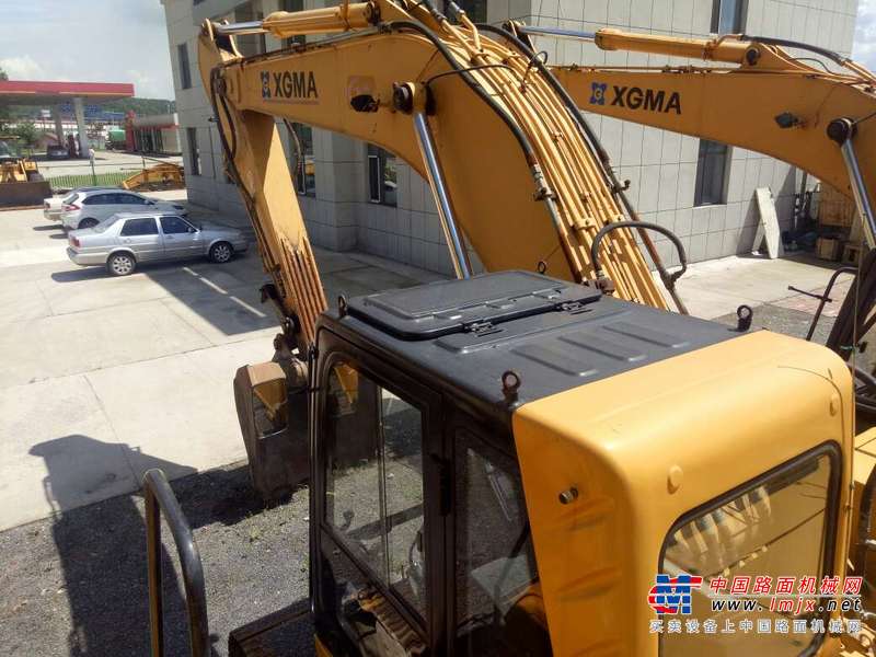 吉林出售转让二手3222小时2012年厦工XG825挖掘机