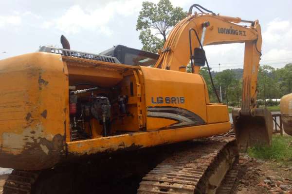 江西出售转让二手7500小时2012年龙工LG6215挖掘机