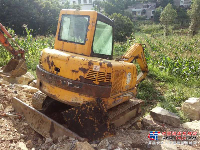 贵州出售转让二手9000小时2009年龙工LG6060挖掘机