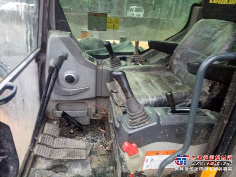 陕西出售转让二手2600小时2015年龙工LG6060D挖掘机