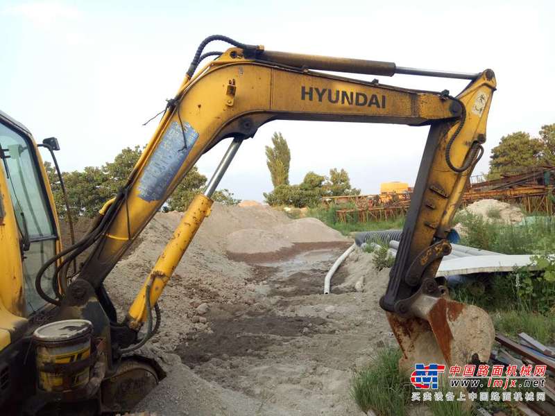 山西出售转让二手7800小时2006年现代R60挖掘机