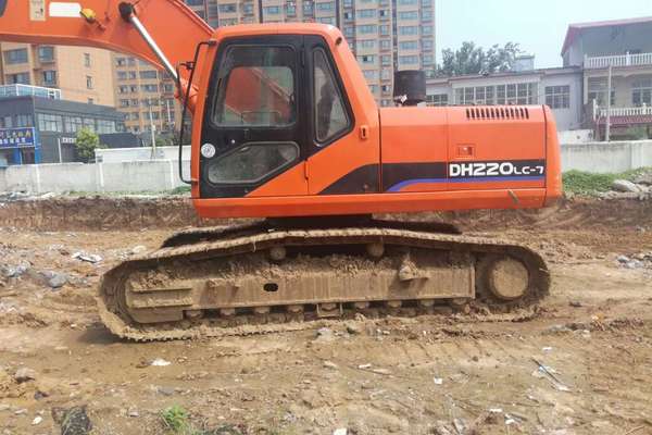 河南出售转让二手6800小时2009年斗山DH220LC挖掘机