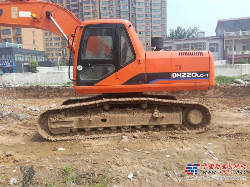 河南出售转让二手6800小时2009年斗山DH220LC挖掘机