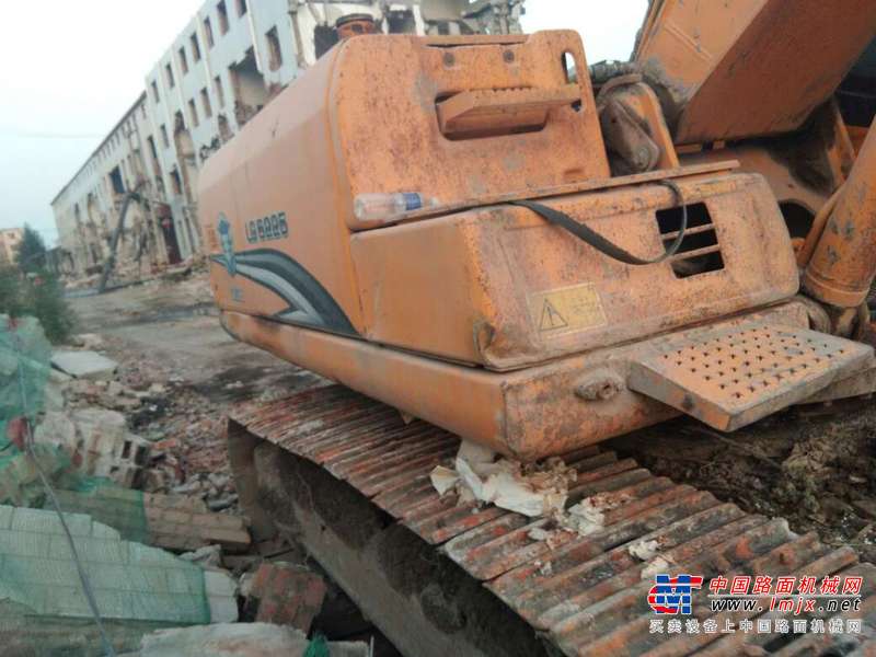河北出售转让二手8200小时2011年龙工LG6225挖掘机