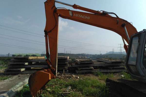 辽宁出售转让二手10000小时2003年日立EX120挖掘机