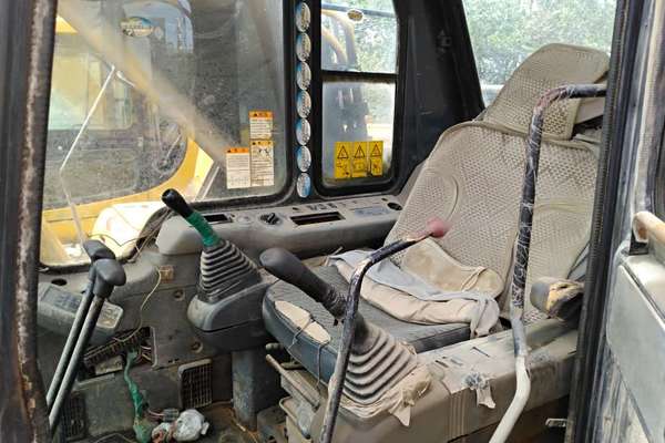 辽宁出售转让二手12000小时2006年小松PC400挖掘机