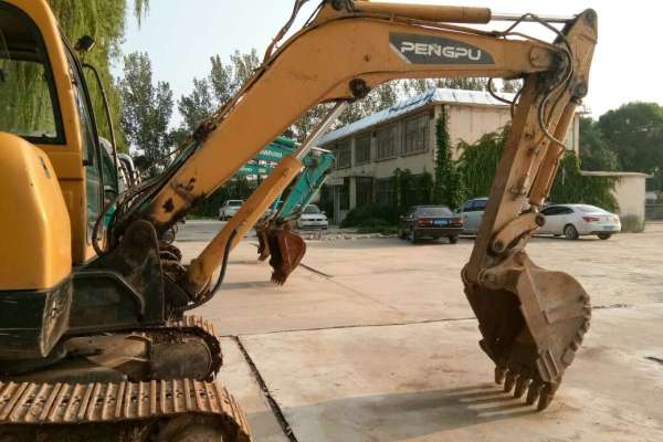 山东出售转让二手8000小时2011年彭浦SW60E挖掘机