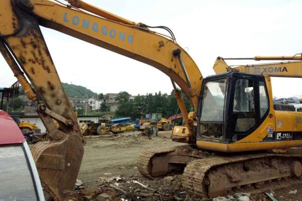 贵州出售转让二手12000小时2008年龙工LG6210B挖掘机